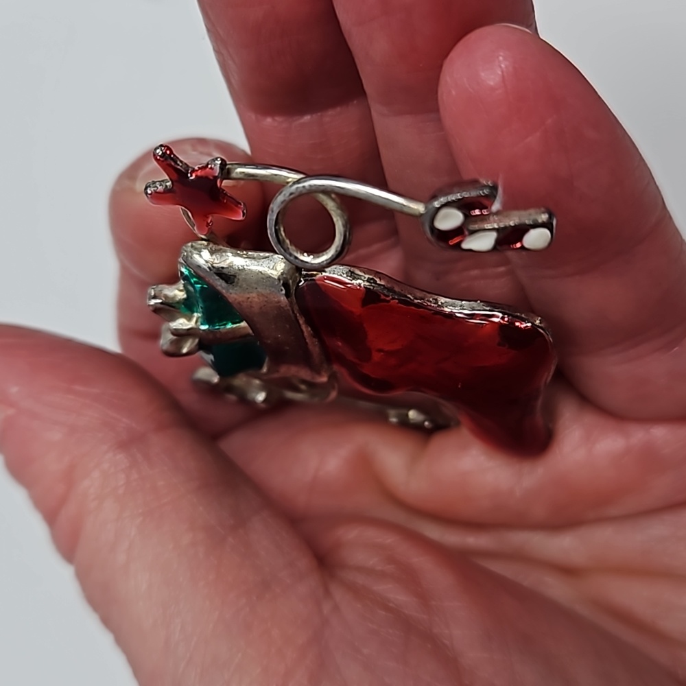 Christmas Stocking Brooch Pin Silver Tone Enamel Red Green White - Picture 11 of 12